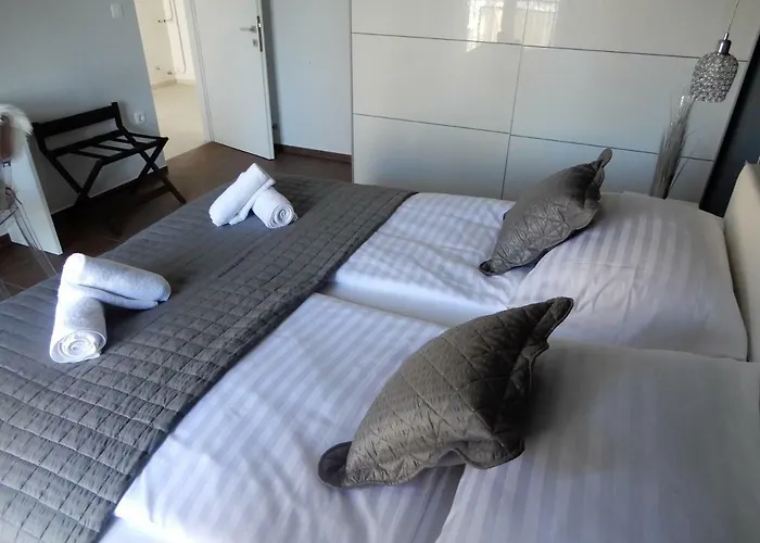 Nia Apartment
